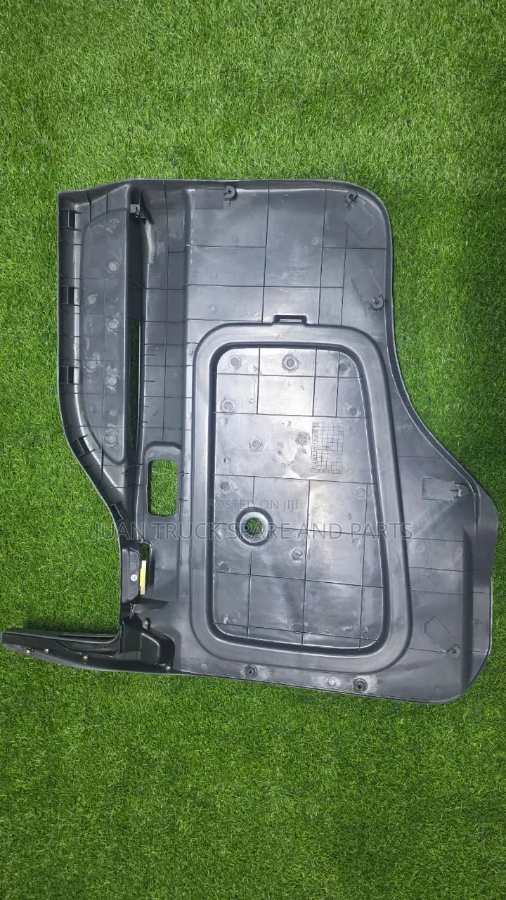 Isuzu FRR/FVZ/FSR 33 Door Cover
