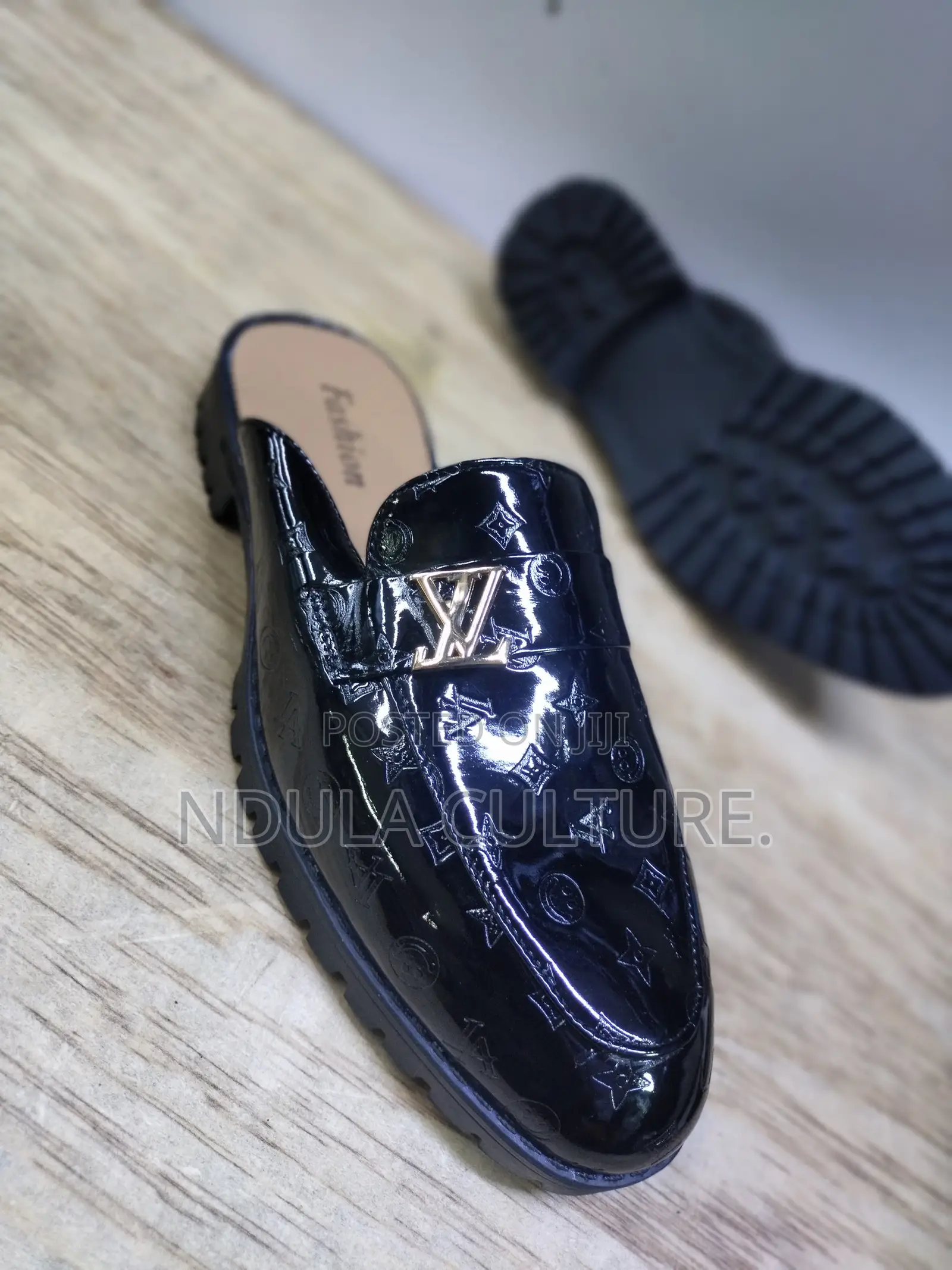 Louis Vuitton Classic Mules