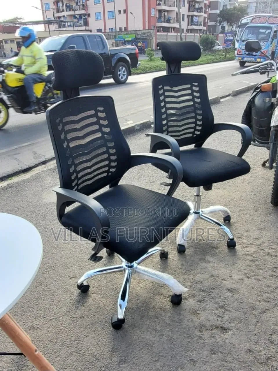 Egornomic Mesh Chair With Headrest/All -Day Back Support