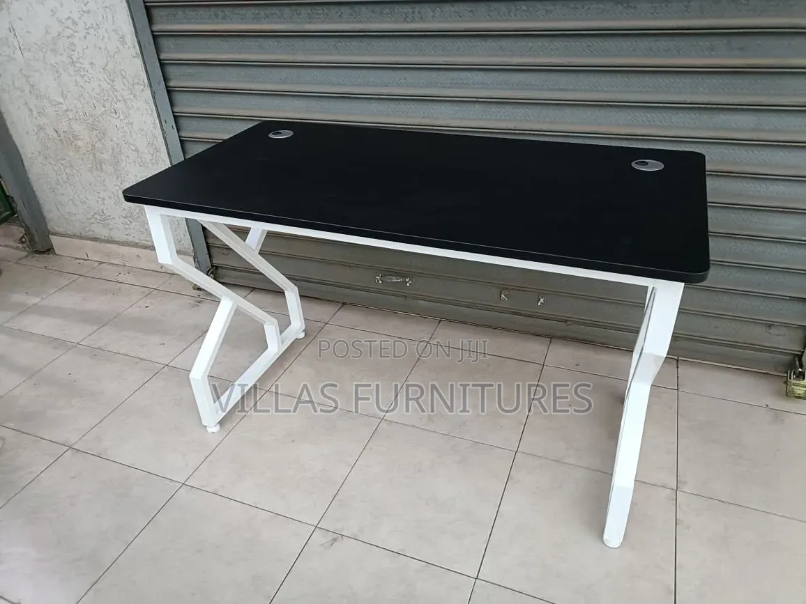 120cm Metallic Stand Office Table