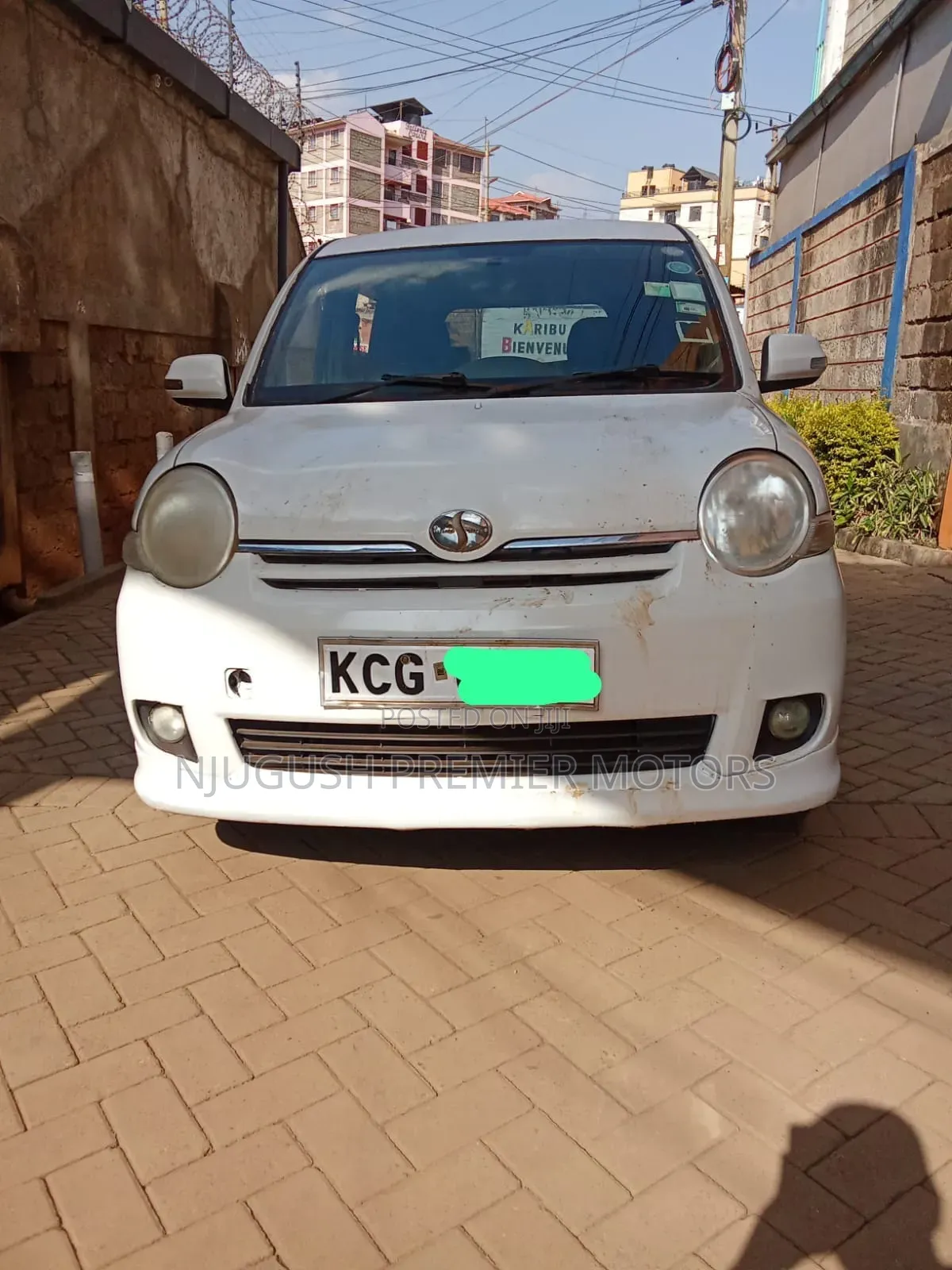 Toyota Sienta 2009 White