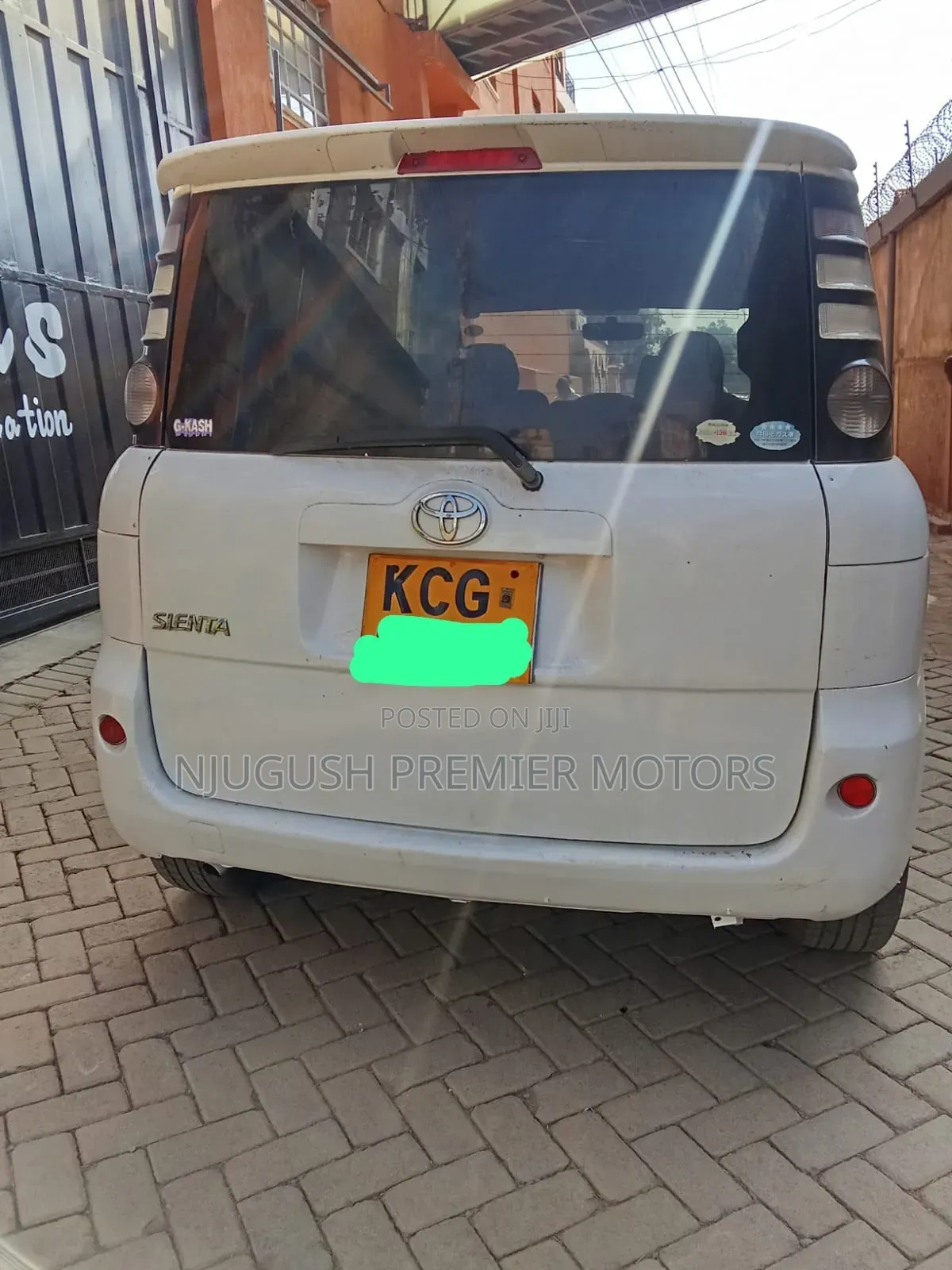 Toyota Sienta 2009 White