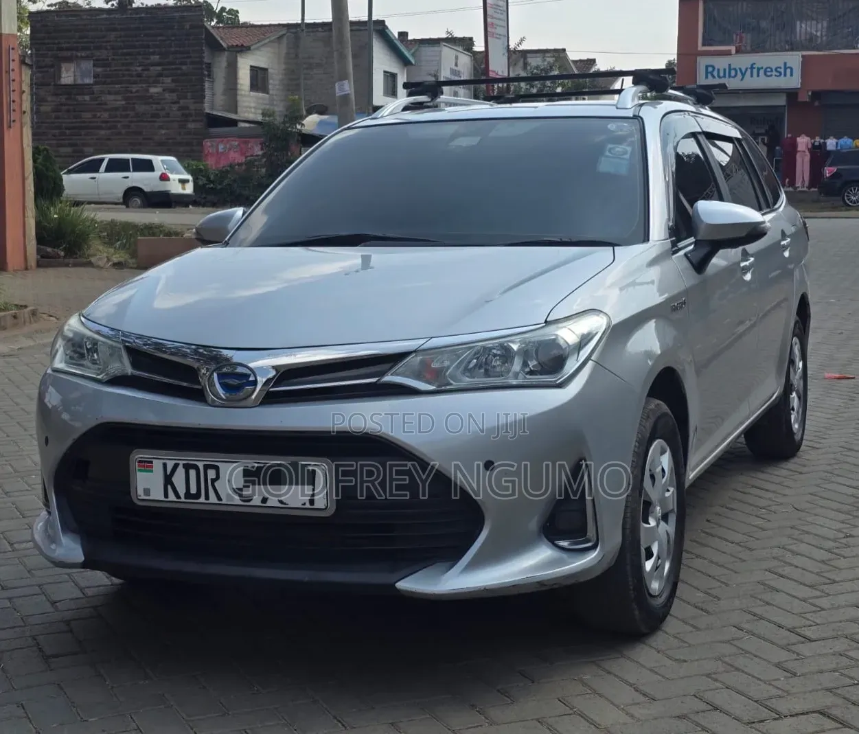 Toyota Corolla Fielder 2018 Silver