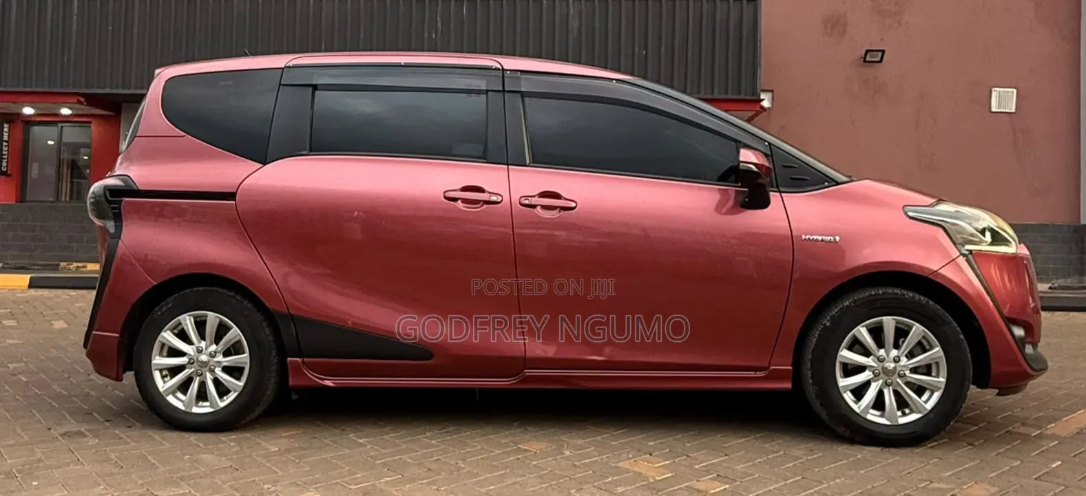 Toyota Sienta 2017 Burgundy