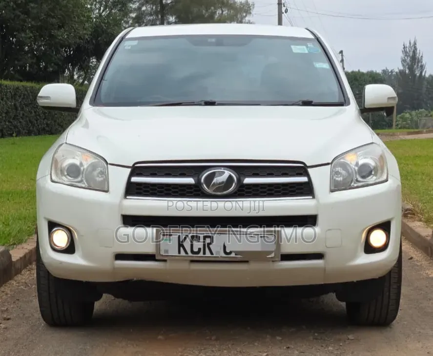 Toyota RAV4 2012 White