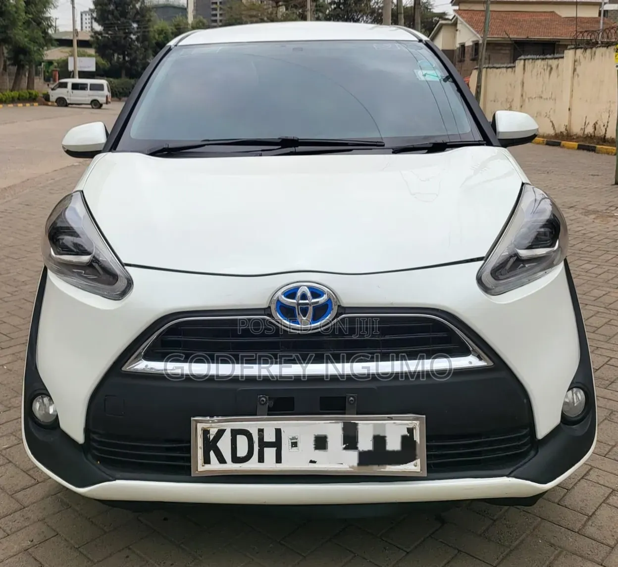 Toyota Sienta 2017 White