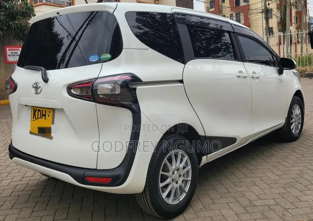 Toyota Sienta 2017 White