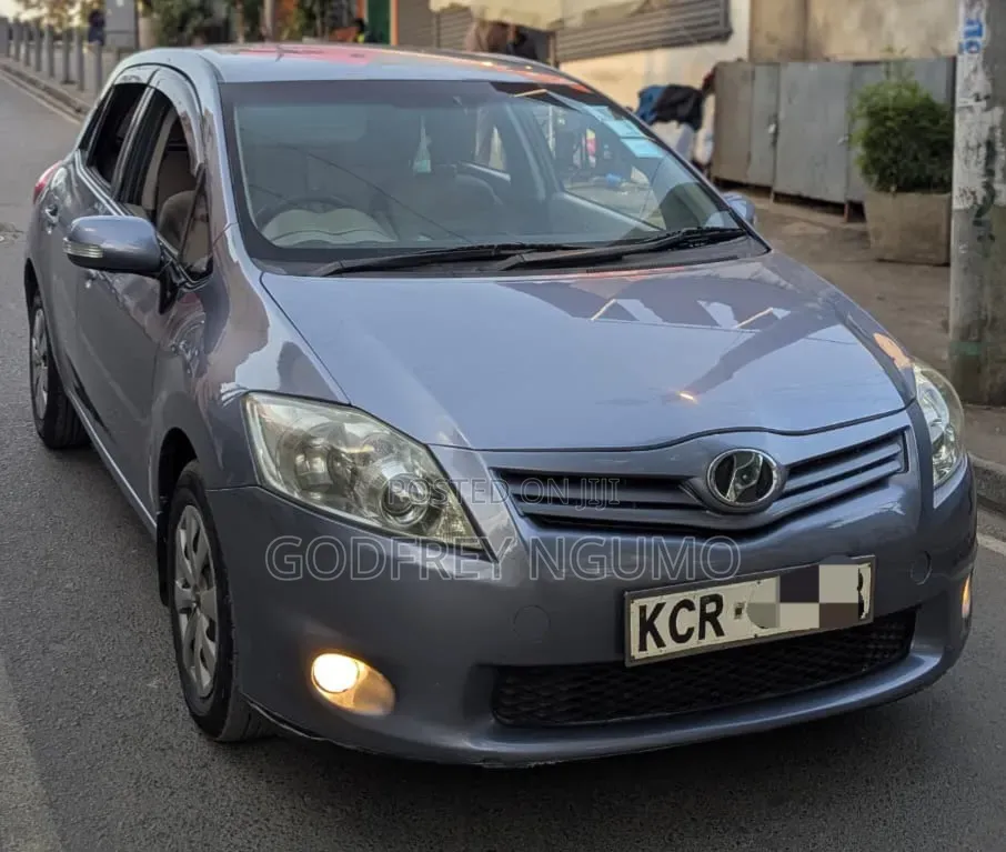 Toyota Auris 2011 Blue