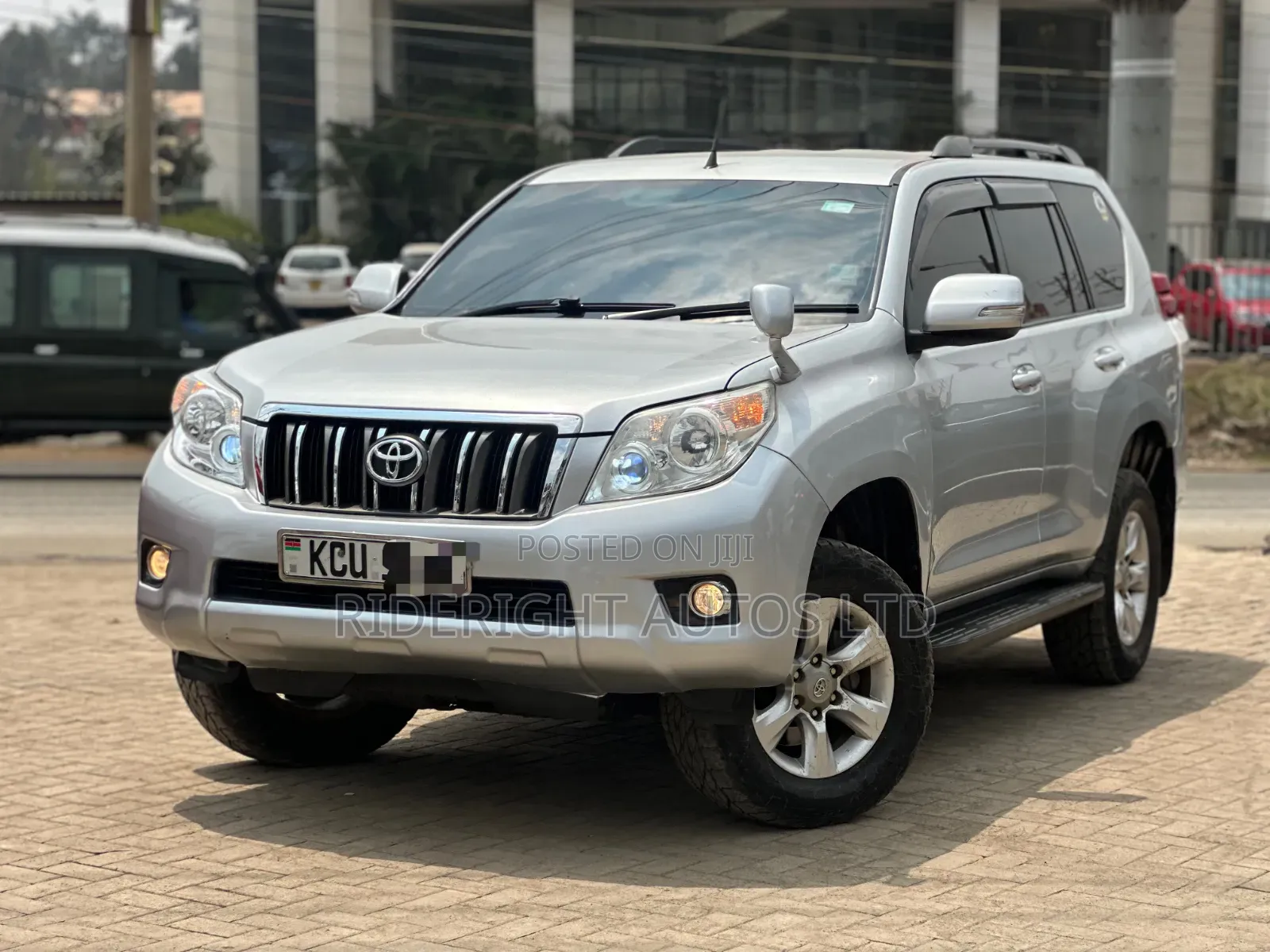Toyota Land Cruiser Prado 2012 Silver