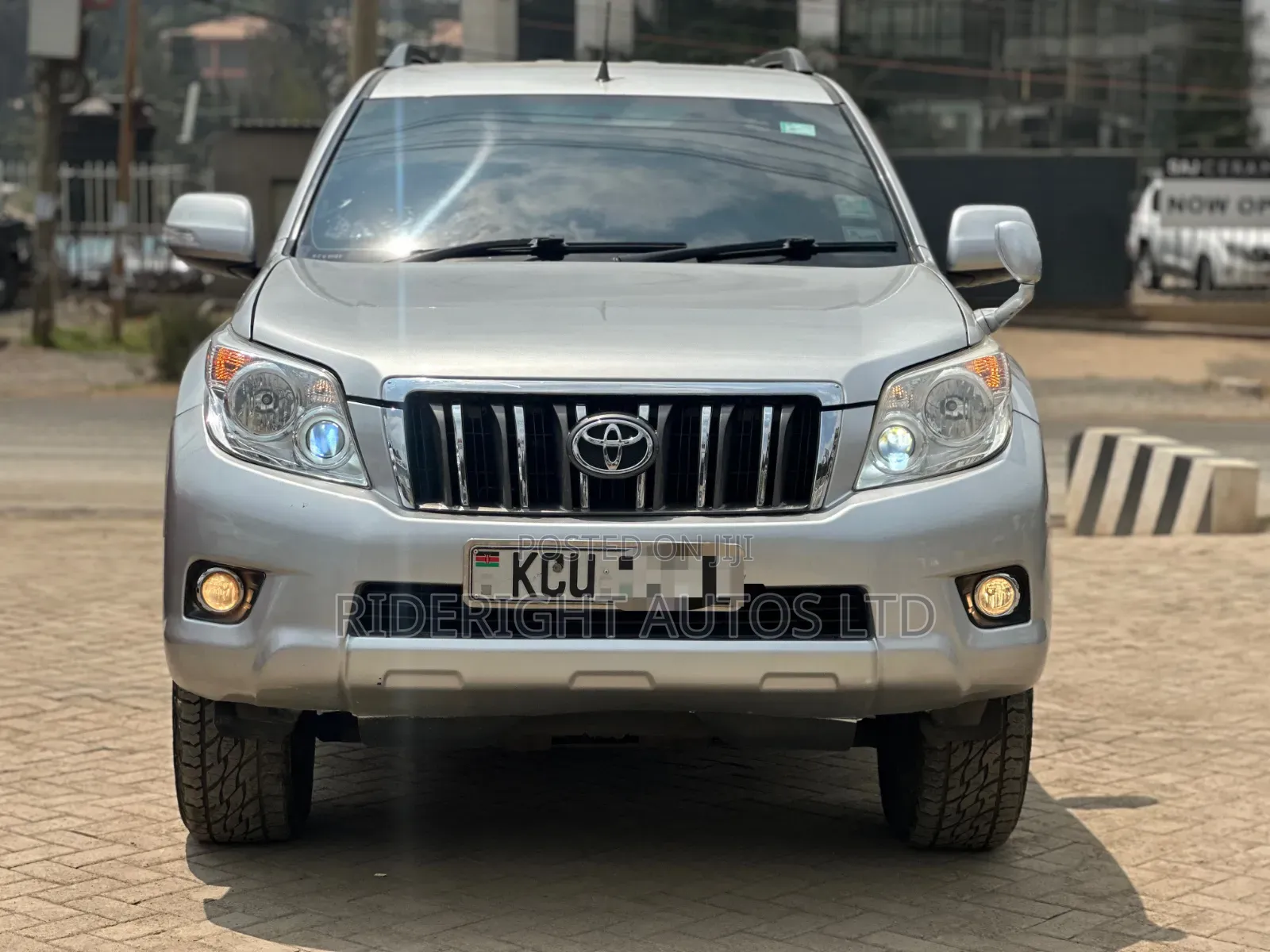 Toyota Land Cruiser Prado 2012 Silver