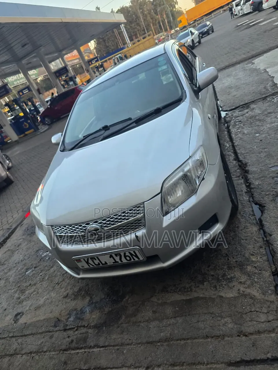Toyota Axio 2010 Silver