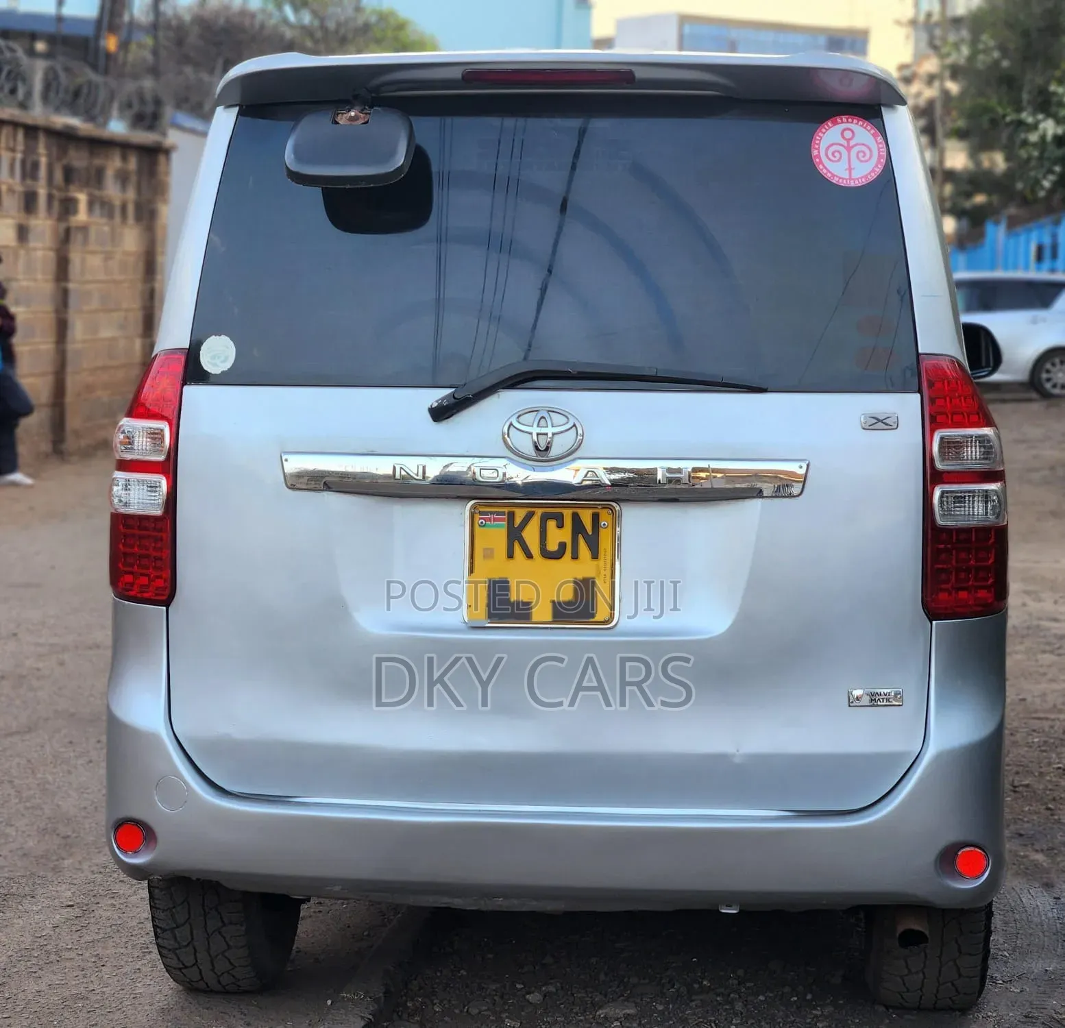 Toyota Noah 2011 Silver