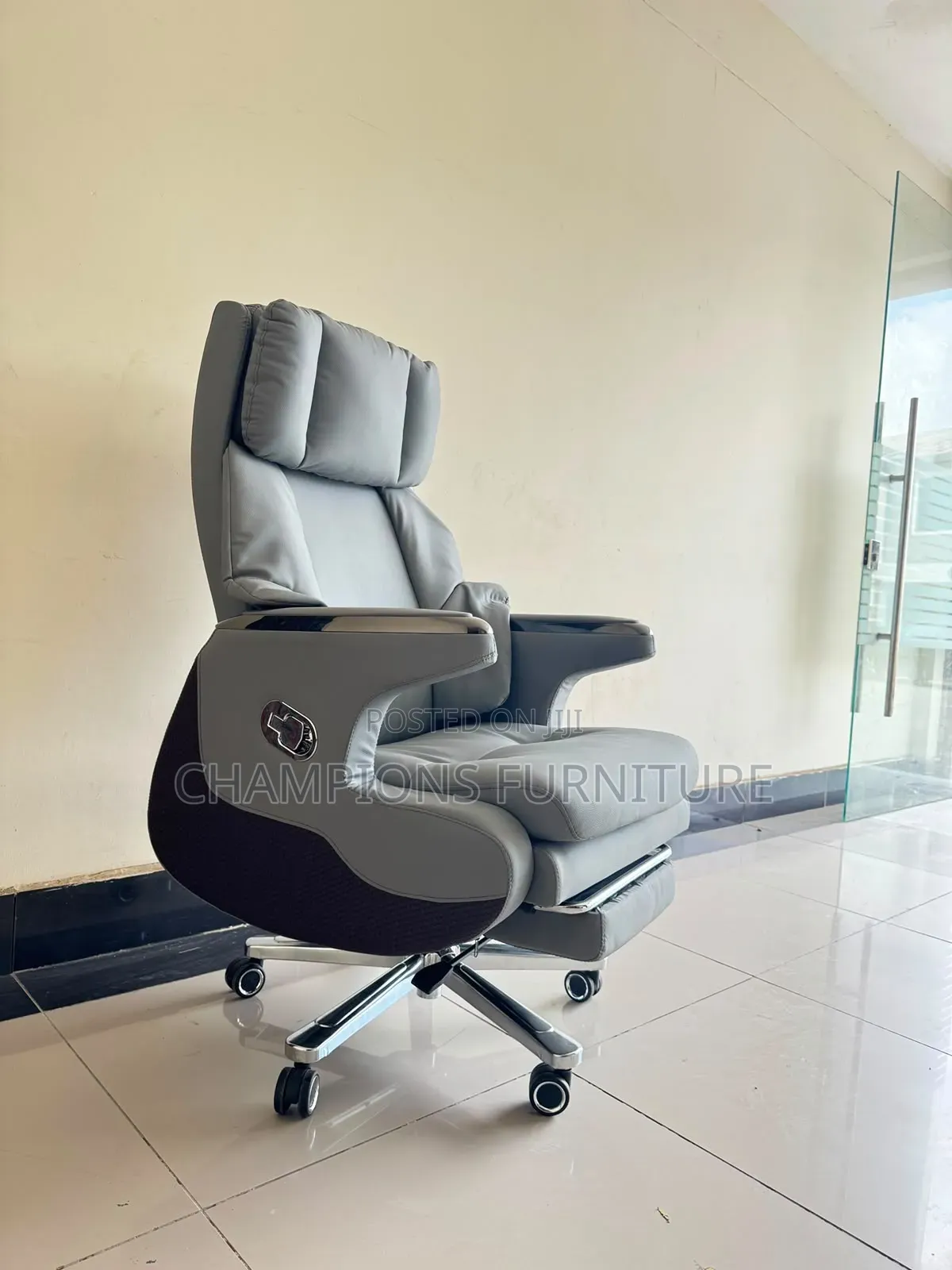 Reclining Executive CEO's Chair