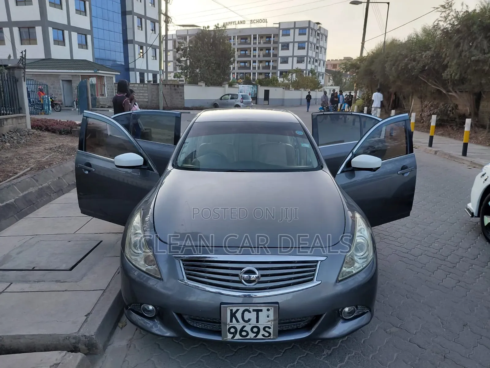 Nissan Skyline 2011 Gray