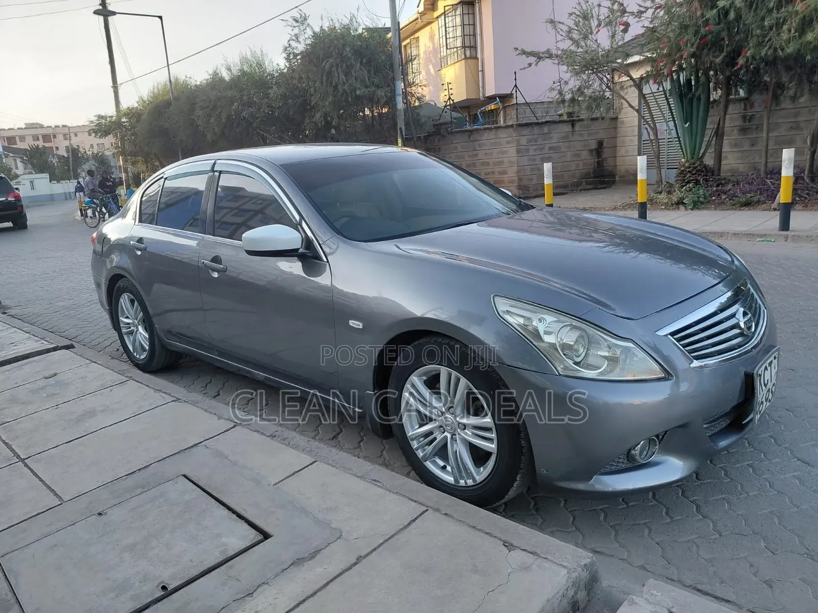 Nissan Skyline 2011 Gray