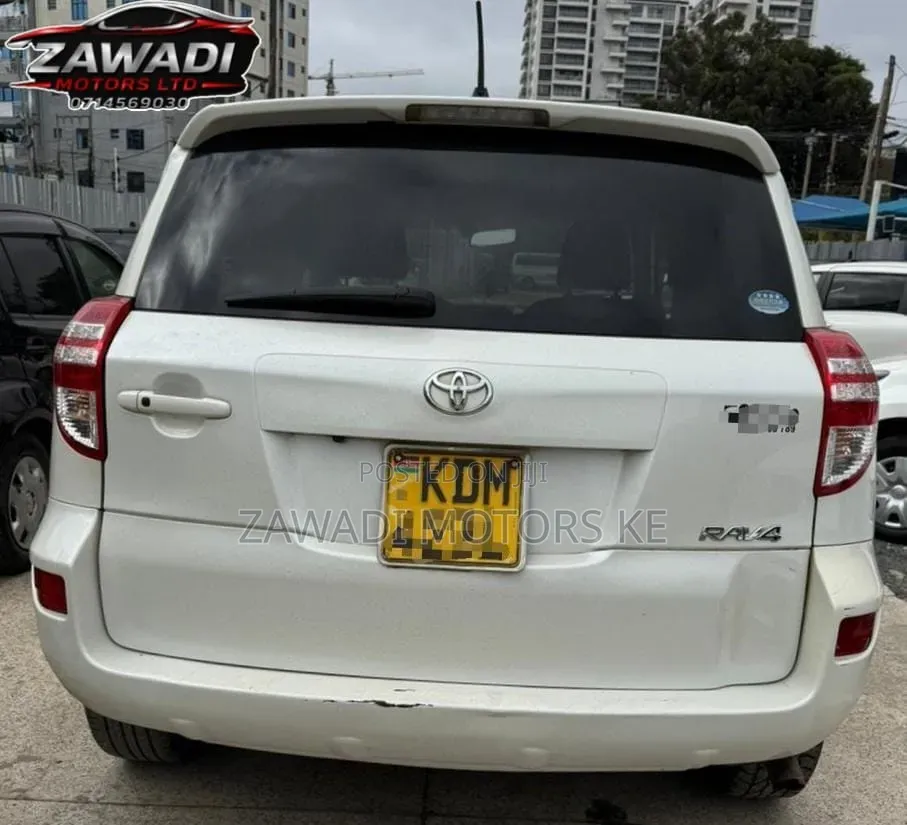 Toyota RAV4 2016 White