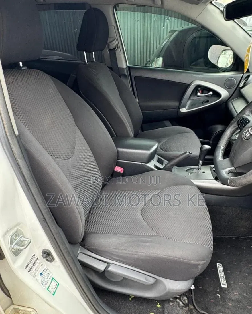 Toyota RAV4 2016 White