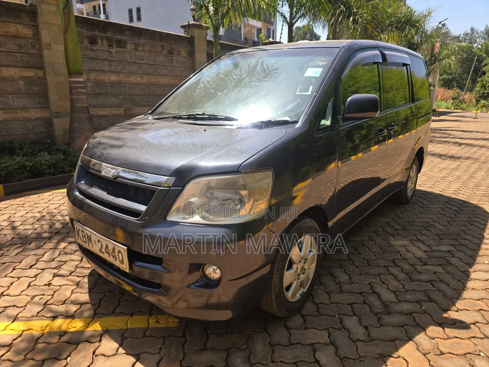 Toyota Noah 2003 Gray