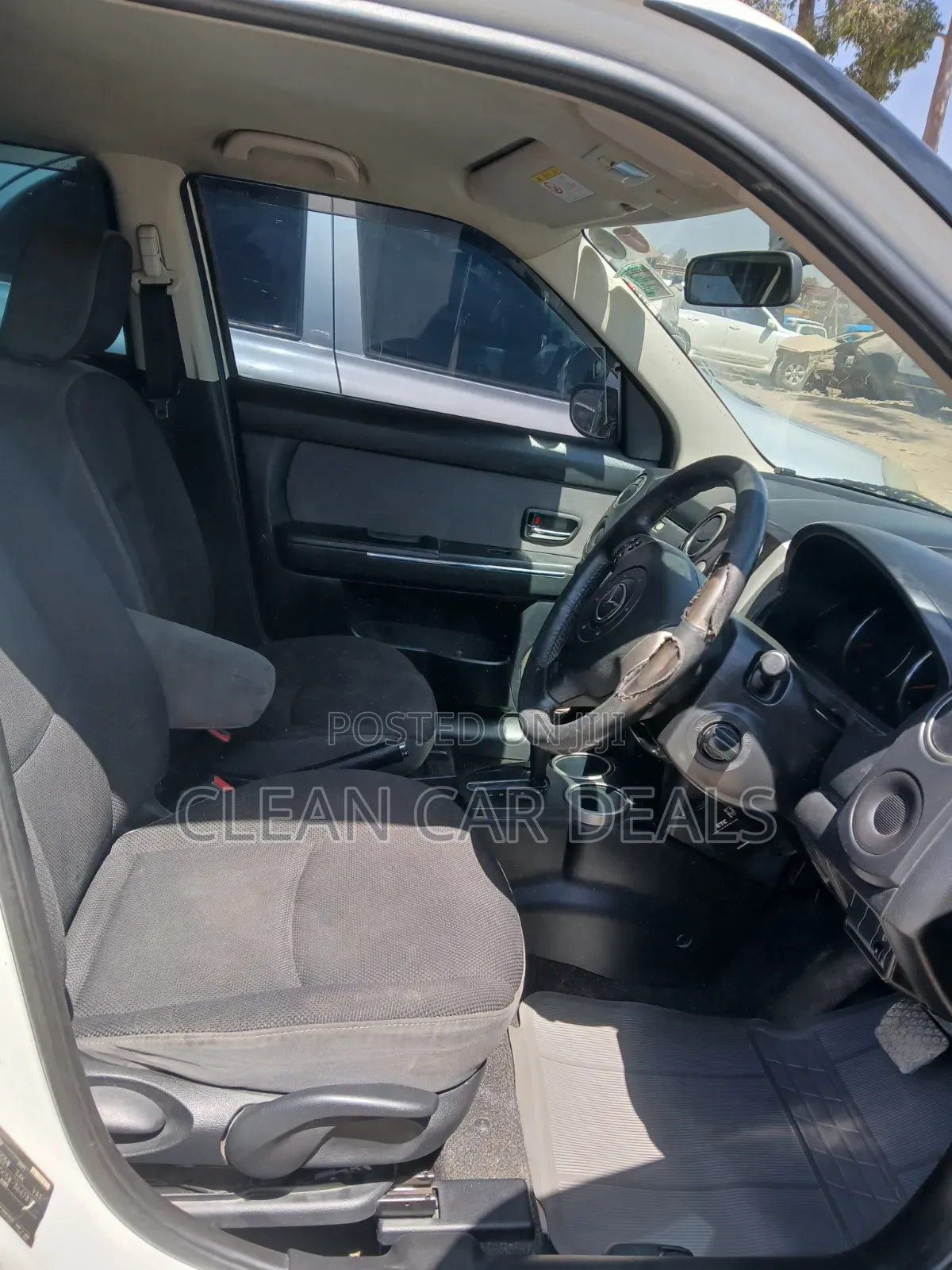 Mazda Verisa 2014 White