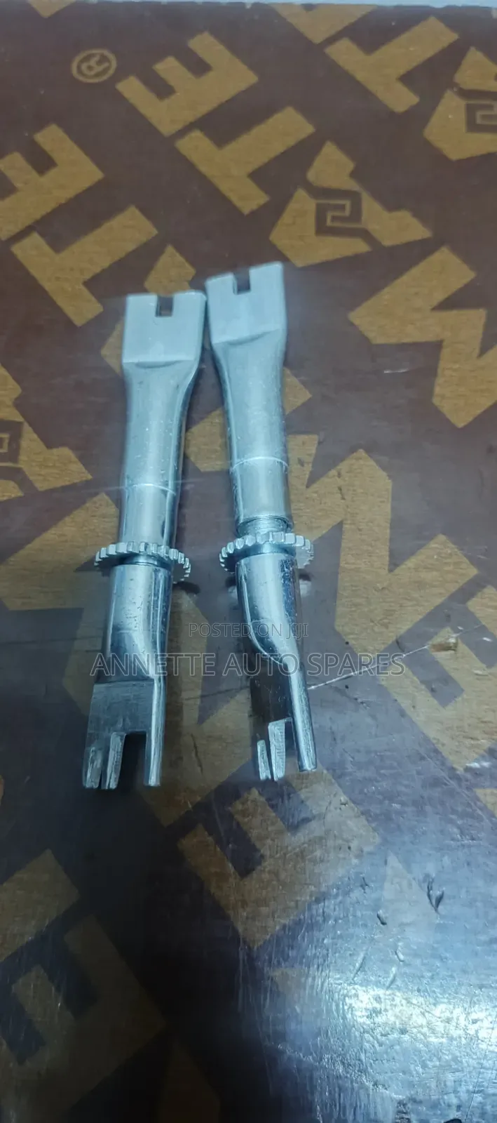 Rear Drum Brake Shoe Self Adjuster
