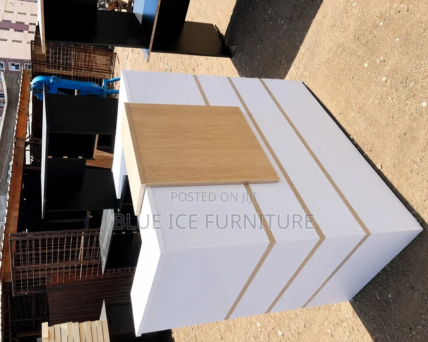 Modern White Reception Desk With Wooden Accent