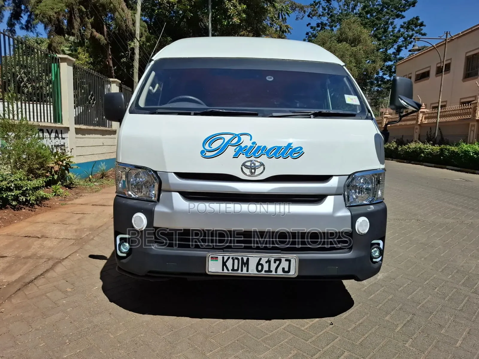 Toyota HiAce 2016 White