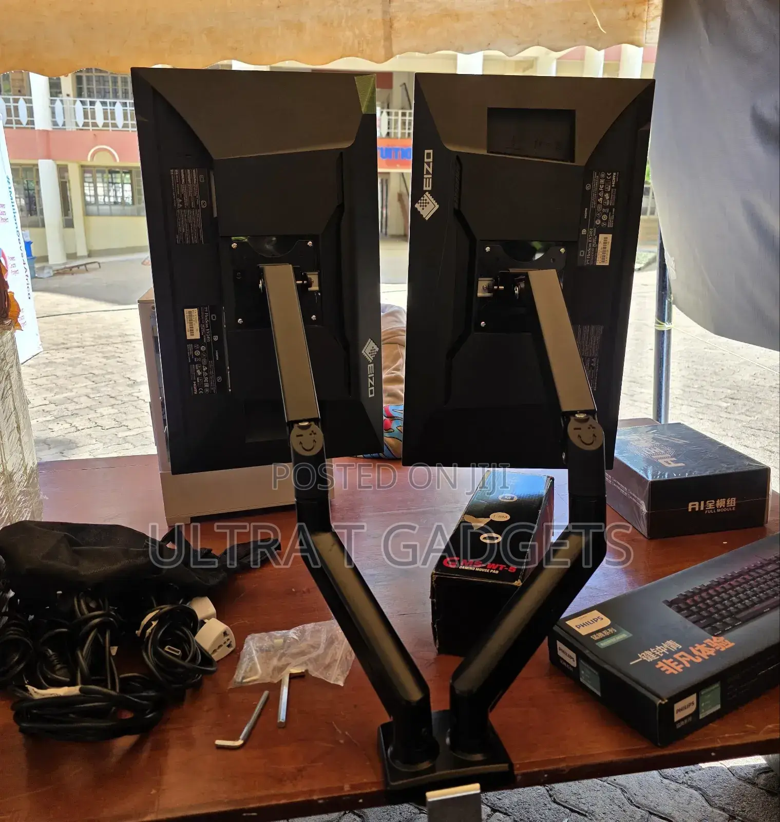 NB F160 Dual Monitor Mount