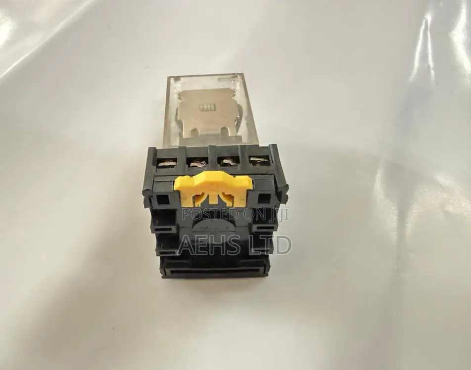 OMRON Toshiba Relay With Socket Base (Various Sizes)