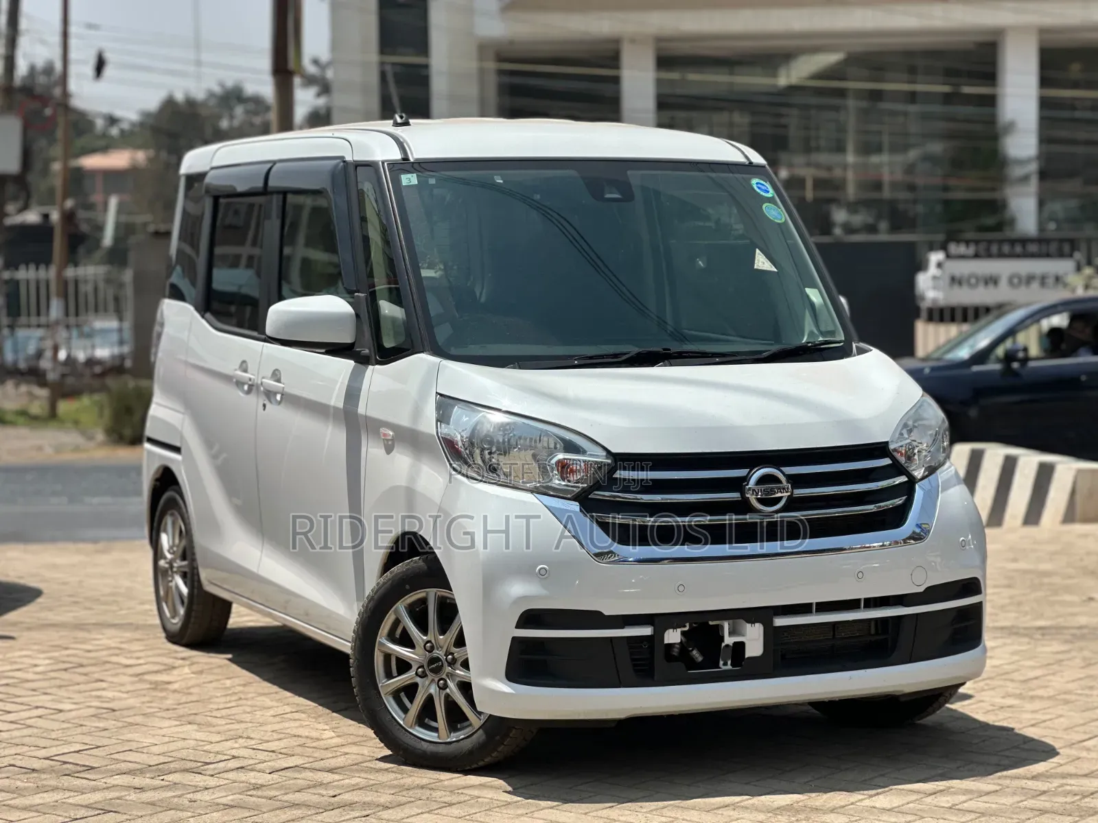 Nissan Dayz Roox 2019 White