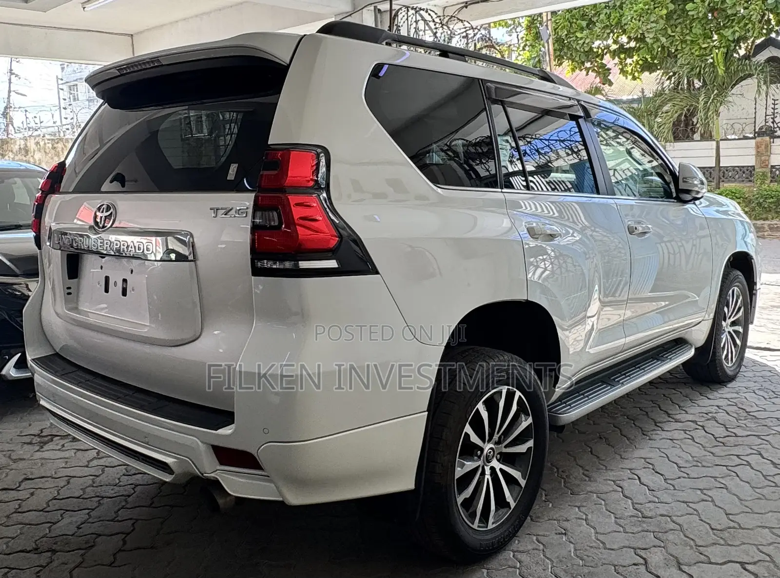 Toyota Land Cruiser Prado 2.8 2021 White