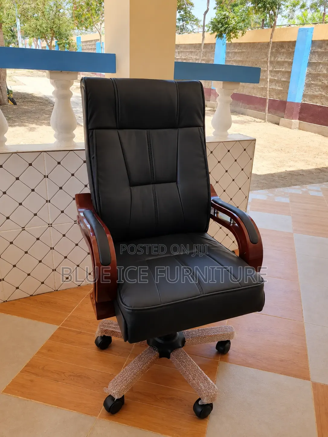High Back Executive Leather Office Chair With Wooden Arms