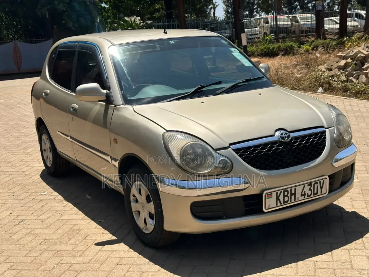Toyota Duet 2001 Beige