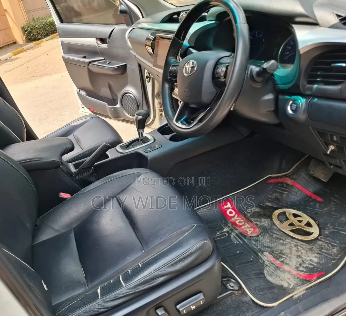 Toyota Hilux 2016 White