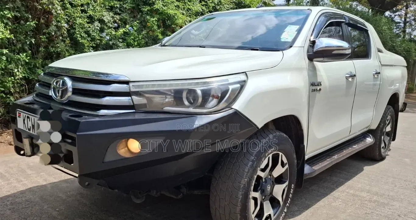 Toyota Hilux 2016 White