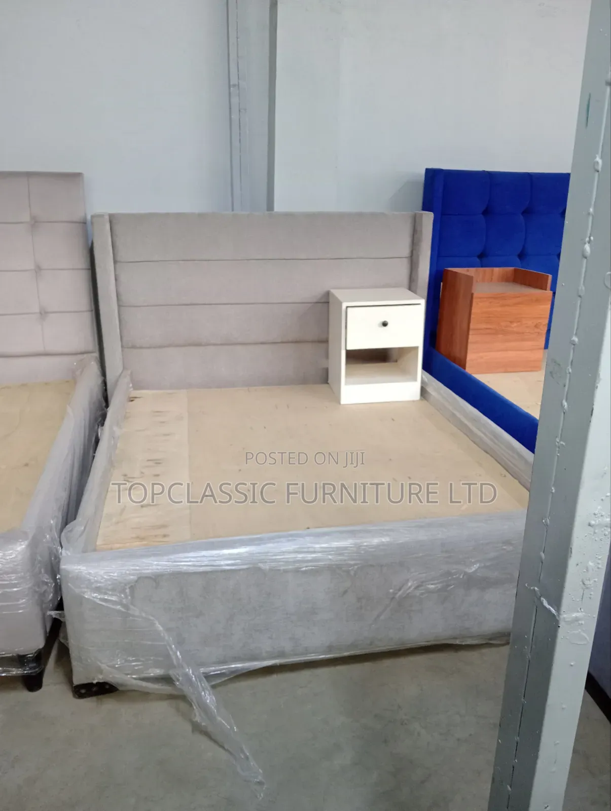 5x6 Chester Cream  Bed
