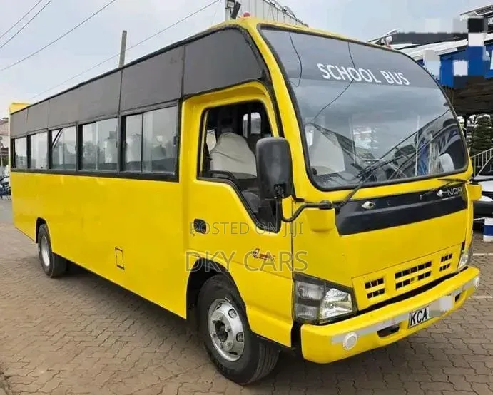 Isuzu NQR 2014 Yellow