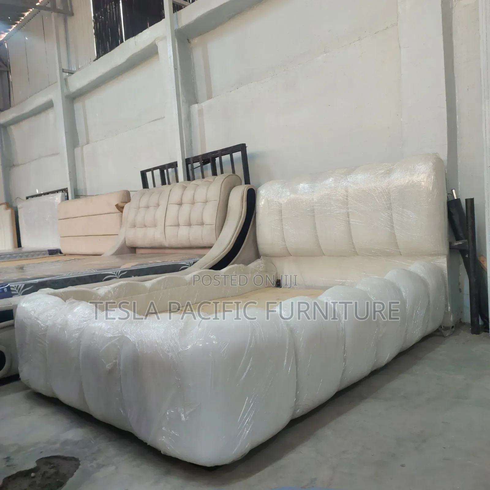 Luxurious Bubble Bed .Free Delivery Countrywide
