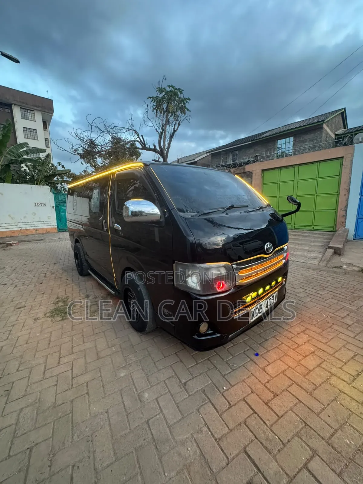 Toyota HiAce 2014 Black