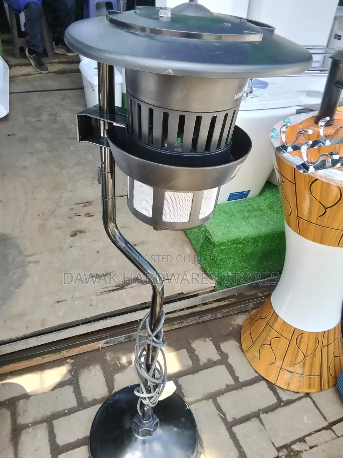 Standing Outdoor Mosquito Trap Lamp