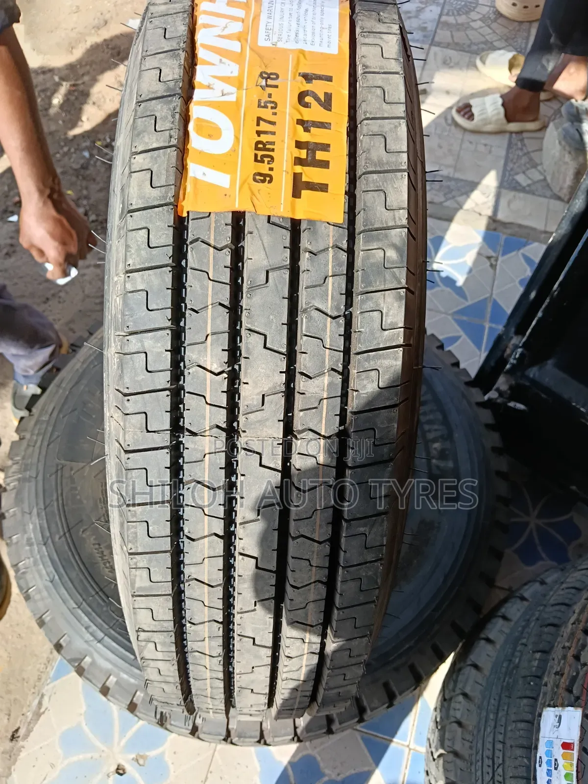 Sunfull 9.5R17.5 Meno Ndogo