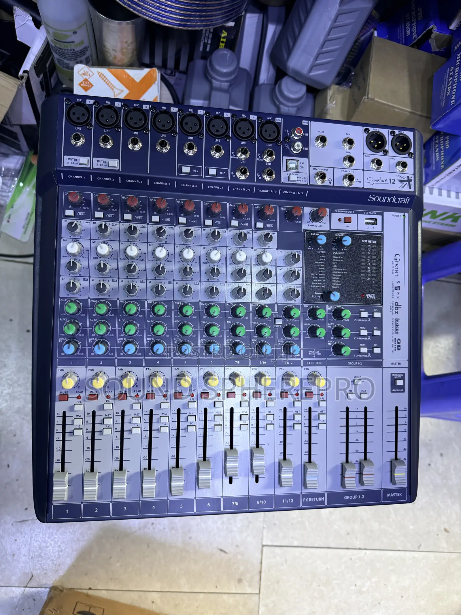 Soundcraft Signature 12 Channel Plain Mixer