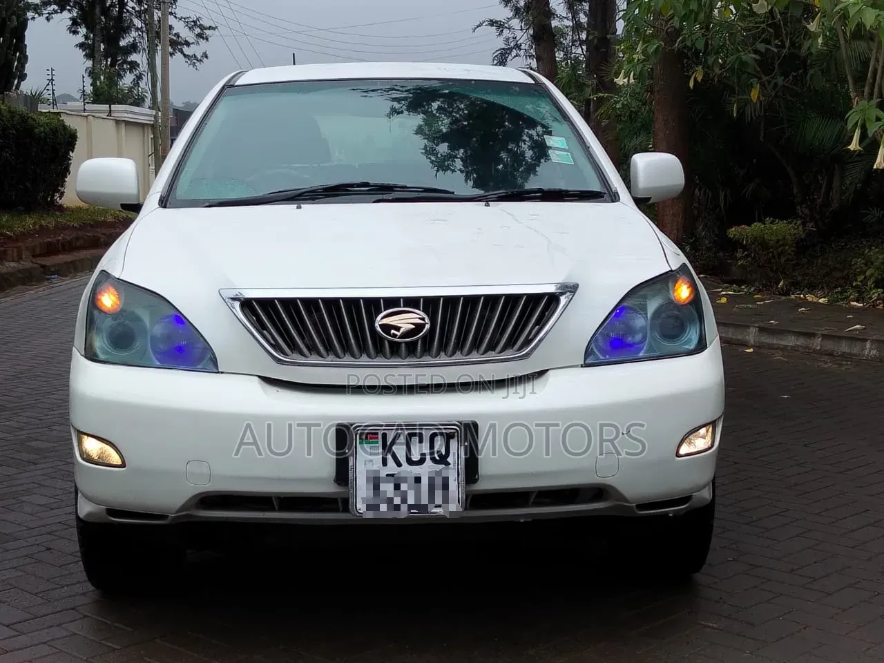 Toyota Harrier 2010 White