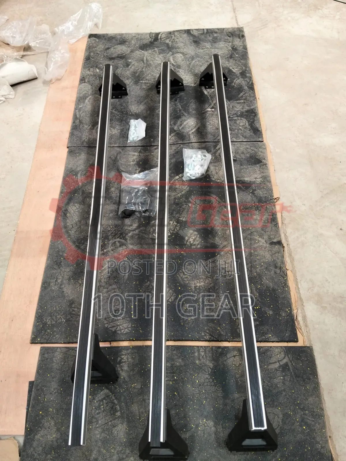Toyota Hiace 7l/5l Cross Bar (3 Bars)