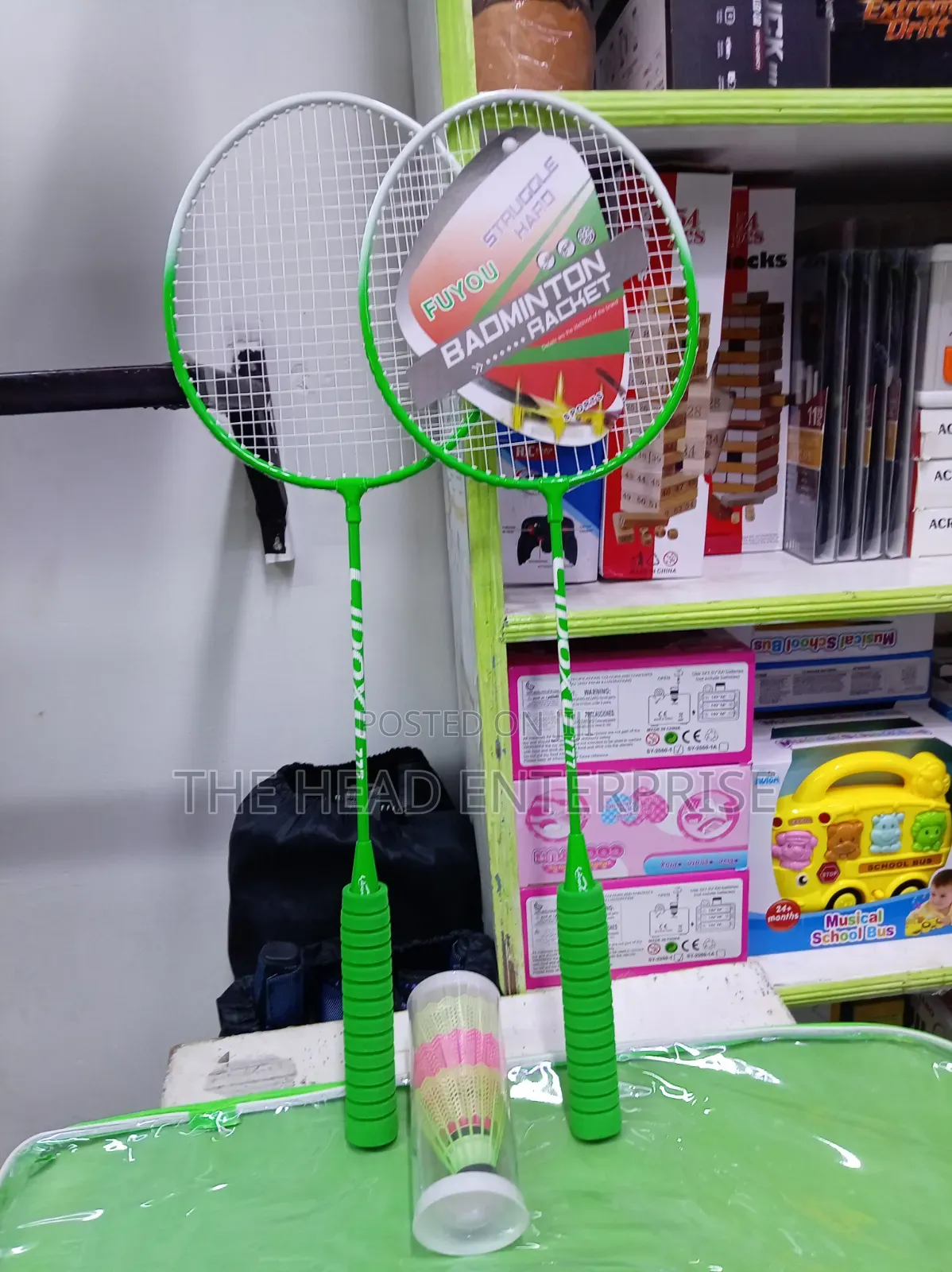 Badminton Racket With 3 Shuttle Cork