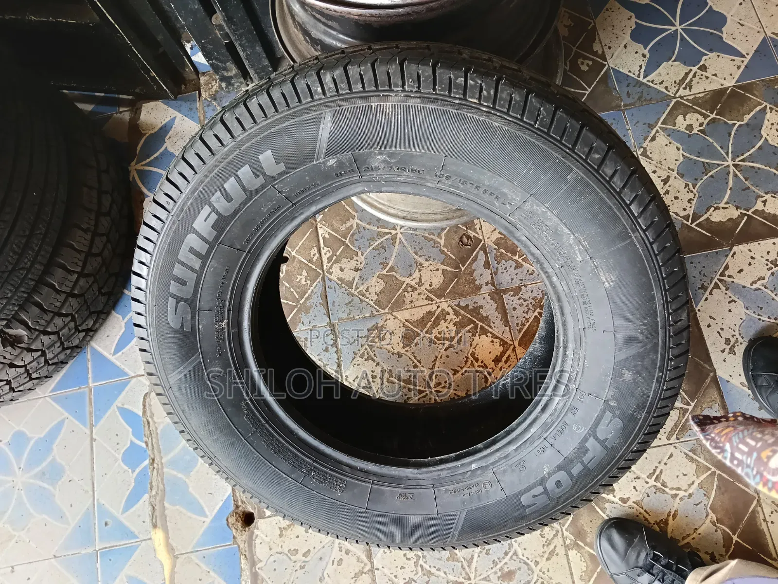 Sunfull 215/70r15c