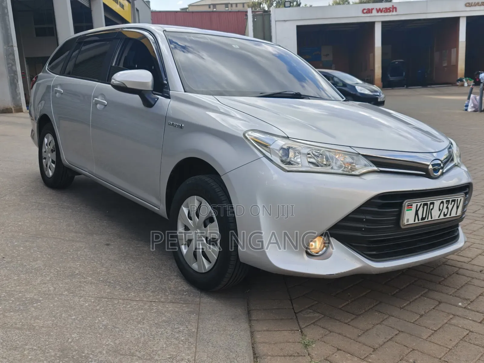 Toyota Corolla Fielder 1.5 Hybrid FWD 2017 Silver