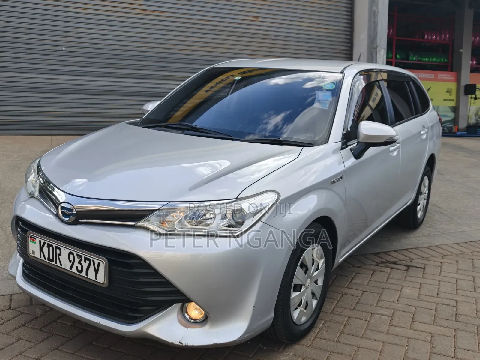 Toyota Corolla Fielder 1.5 Hybrid FWD 2017 Silver