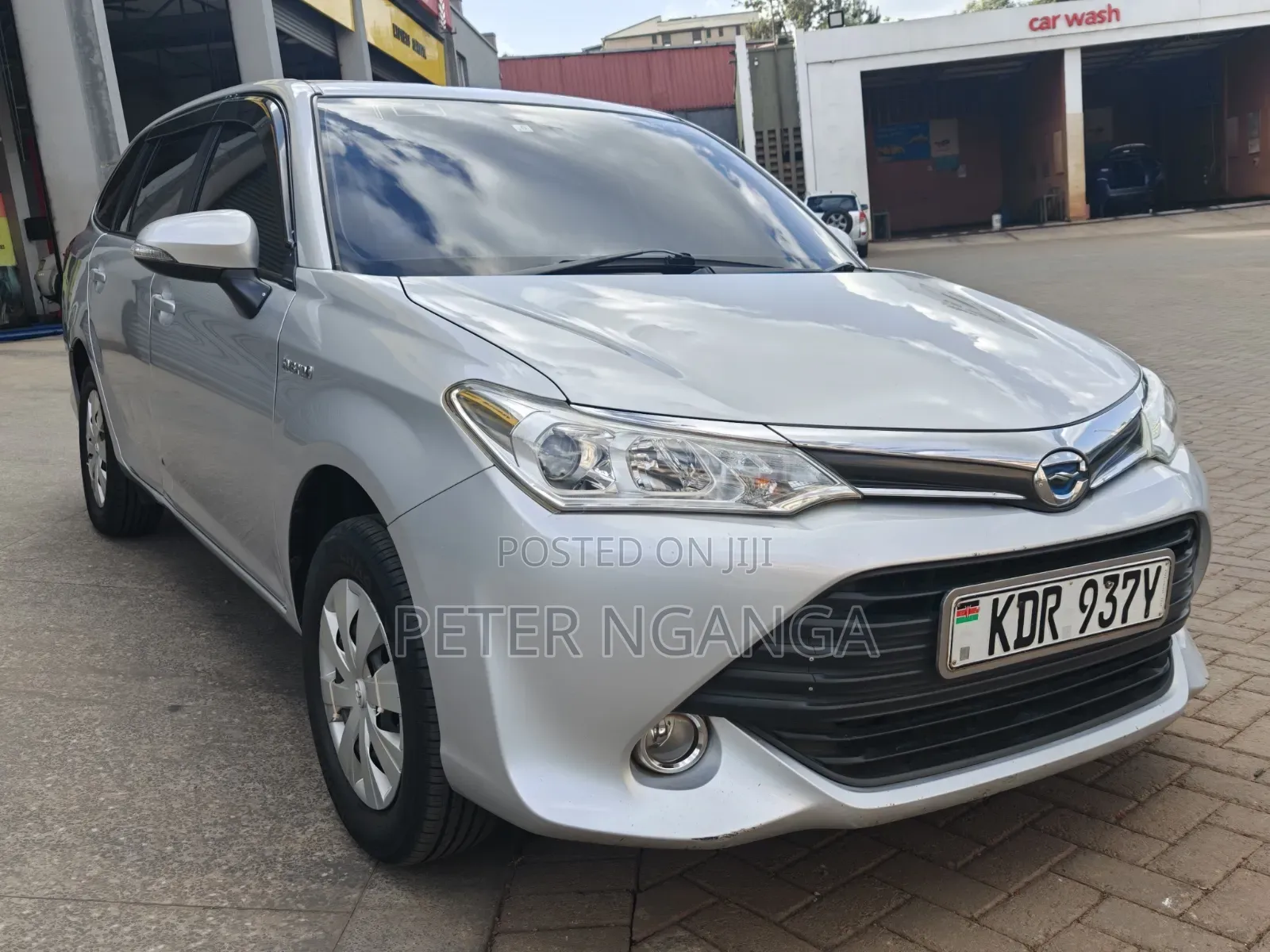 Toyota Corolla Fielder 1.5 Hybrid FWD 2017 Silver
