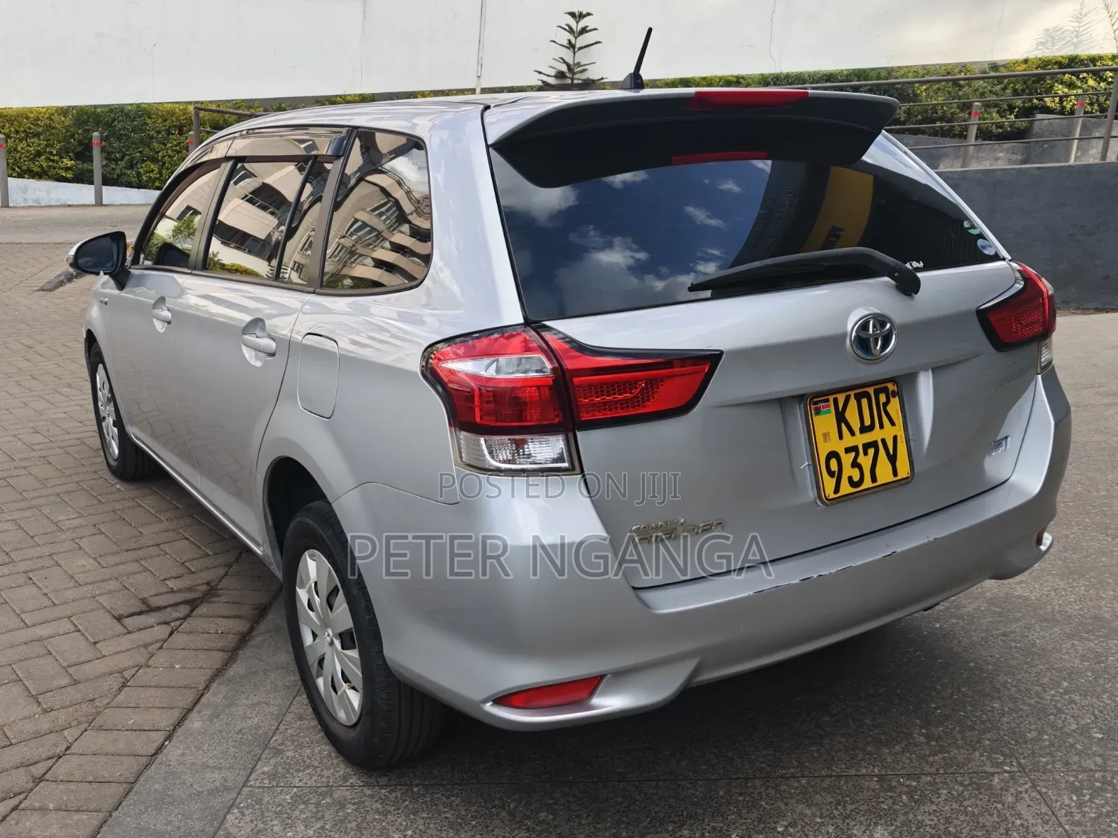 Toyota Corolla Fielder 1.5 Hybrid FWD 2017 Silver
