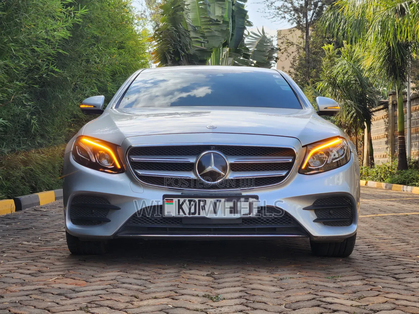 Mercedes-Benz E200 2017 Silver